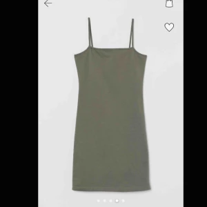  -  Klänning oanvänd med lappar kvar 