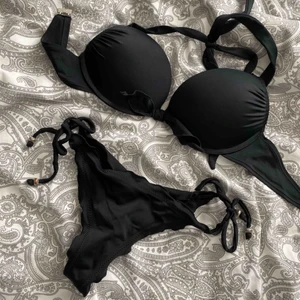  - Osnvönd bikini Underdel s Överdel 75b bombshell 