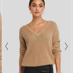  - Stickad tröja från nakd, som ny! Köparen står för frakt ❤️