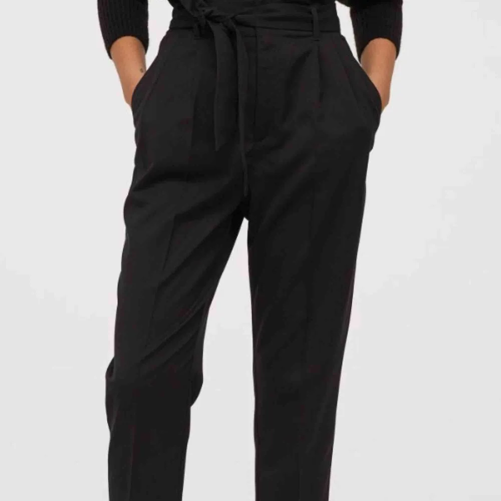 Super sköna svarta kostymbyxor  109kr inkl frakten . Jeans & Byxor.