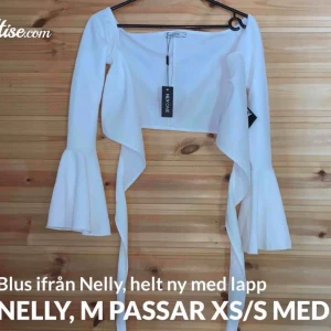 Nelly topp - Helt oanvänd topp från Nelly💞den är i storlek M men mer som en XS/S lappen är till och med kvar har endast testat den 