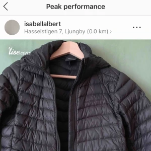  - Peakperformance jacka använd fåtal gånger inga skador och precis som ny