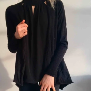  - Varm stickad kofta