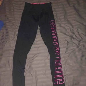  - Jättesköna gymtights från gina som formar sig fint efter kroppen  Storlek XS och knappt använda 