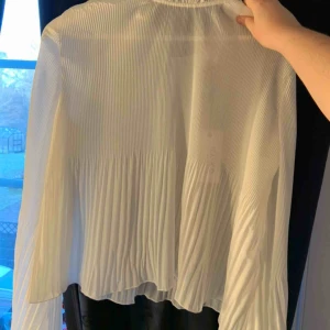  - En fin blus från nakd som jag aldrig använt. Endast testad en gång. ⭐️