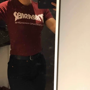  - Superfin tröja från Thrasher köp i USA, ganska tjockt tyg vilket kan vara skönt. Överlag jätteskön och fin!