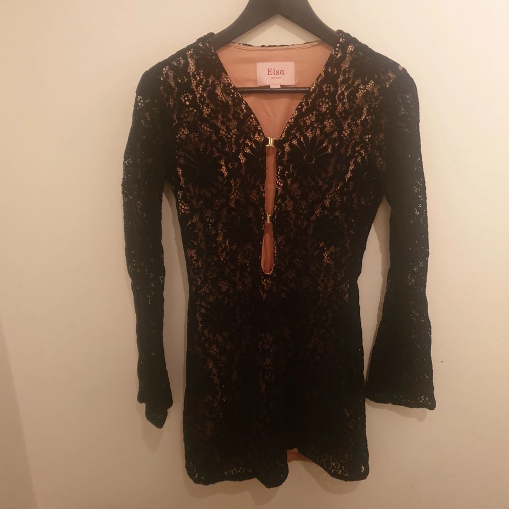 Black, sexy, elegante, dress, Very comfortable and quite electomy material, Transparent black, Draw body and curves. Bought last year and never worn.. . Klänningar.