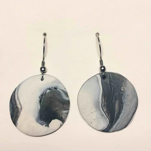  - Handgjorda örhängen i lera. Nickelfria. Jag bjuder på frakten🥰