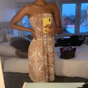  - En fin sommarklänning. Frakt är ej inkluderat i priset