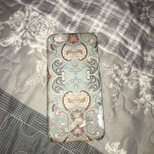  - Två stycken odd Molly skal och ett marc Jacobs skal, oanvända 