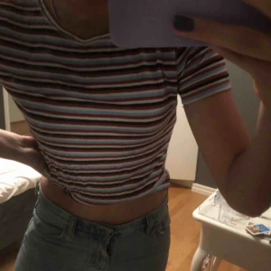  - Supermjuk nästintill oanvänd T-shirt ifrån Zara. Köparen står för frakt 💕