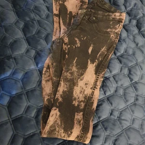 Stretchiga byxor - Väl använda men fint skick. Mjuka o stretchiga 