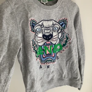 Kenzo Tröja - Kenzo Tröja passar strl XS-S, nypris ca 2000kr. 