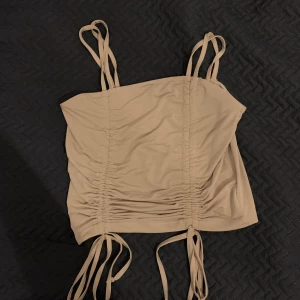 Tröja från Bikbok - Aldrig använd. Storlek M/40