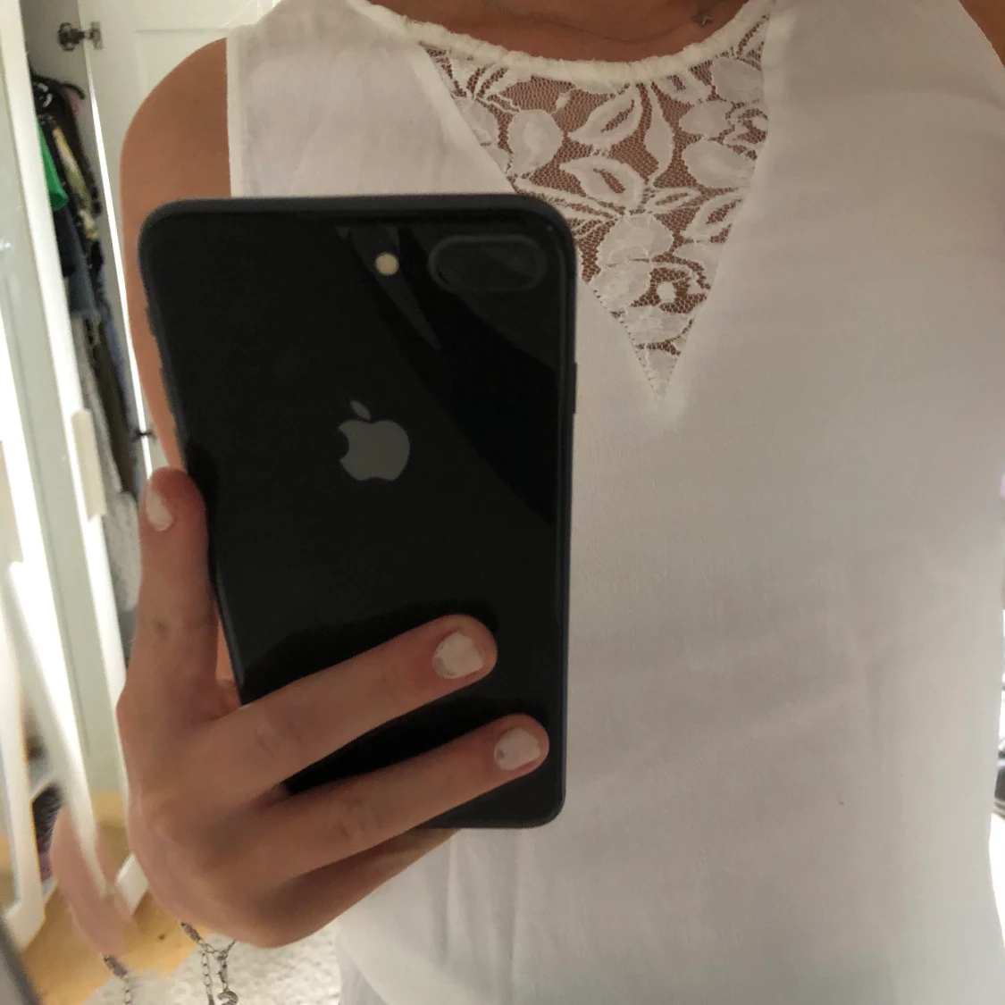 Vit blus med blommig detalj (Oanvänd!!) - 91