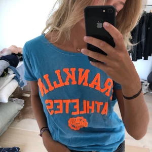 Cool vintage T-shirt - Oversized najs T-shirt med vintage och sportig stil. 