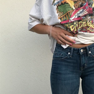 jeans - säljer dessa byxor pga att de är för små för mig, de är i fint skick och har fin passform. Jag är vanligtvis xs/s och så sitter de på mig!