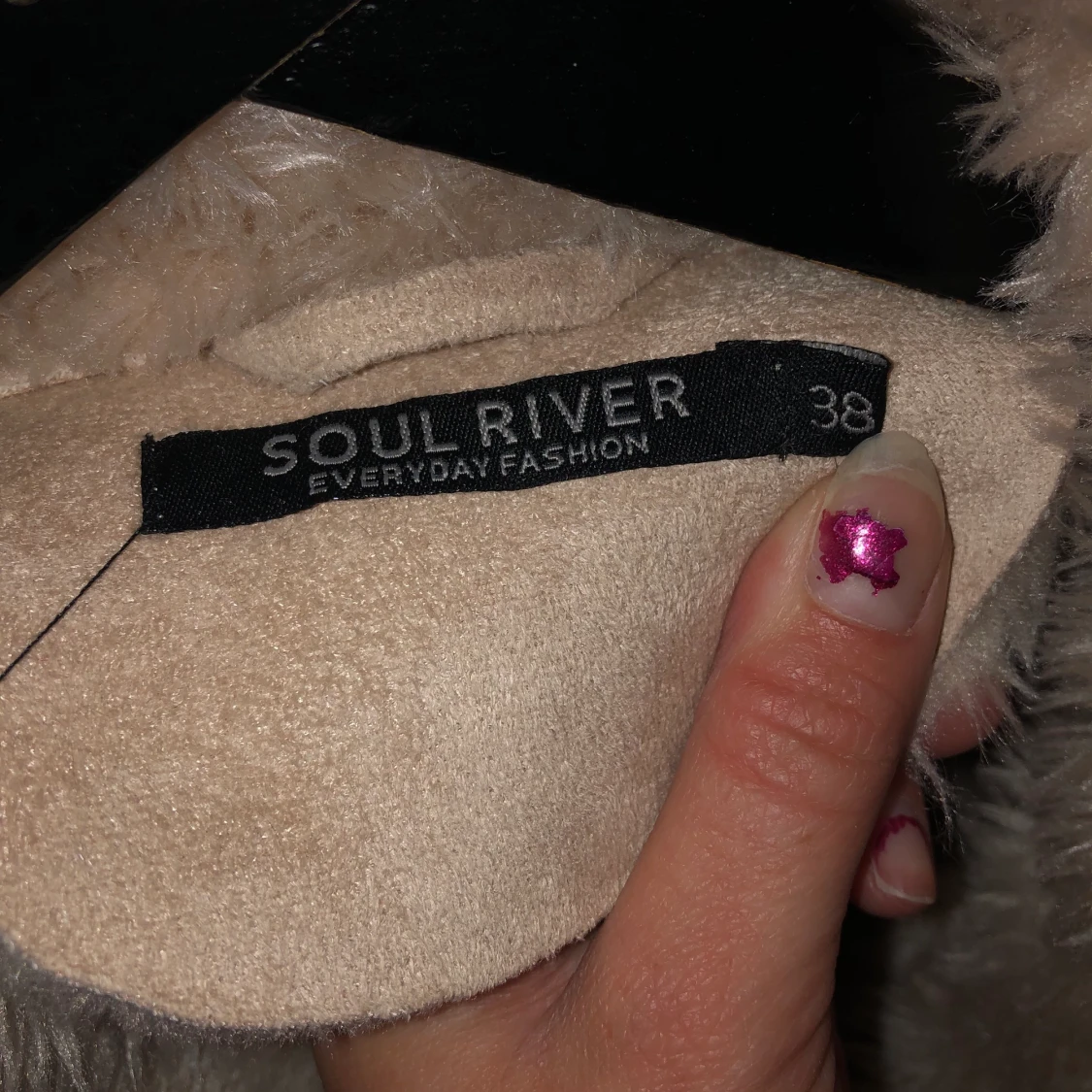 Mysig pälsjacka (ej äkta) - 91