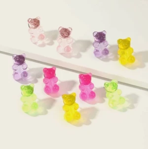 Intressekoll!💜💚💙 - Jag har beställt dessa från Shein och när jag läste recensionerna fick jag veta att man får 2 likadana😂💜Så tänkte sälja de andra, så skriv vad du vill buda och på vilka💗😆Frakt tillkommer😁