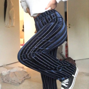 Coola byxor! - Från vila. Använda 3 gånger, superfint skick. Snygga mjukis!