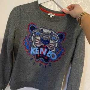 Fin kenzo hoodie i strl S , kan frakta också 🌸 billigare vid snabb affär