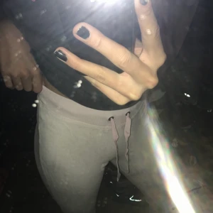 Hollister mysbyxor, strl S - Riktigt sköna mjukisbyxor från hollister, säljer pga att jag inte använder som längre. Storlek S