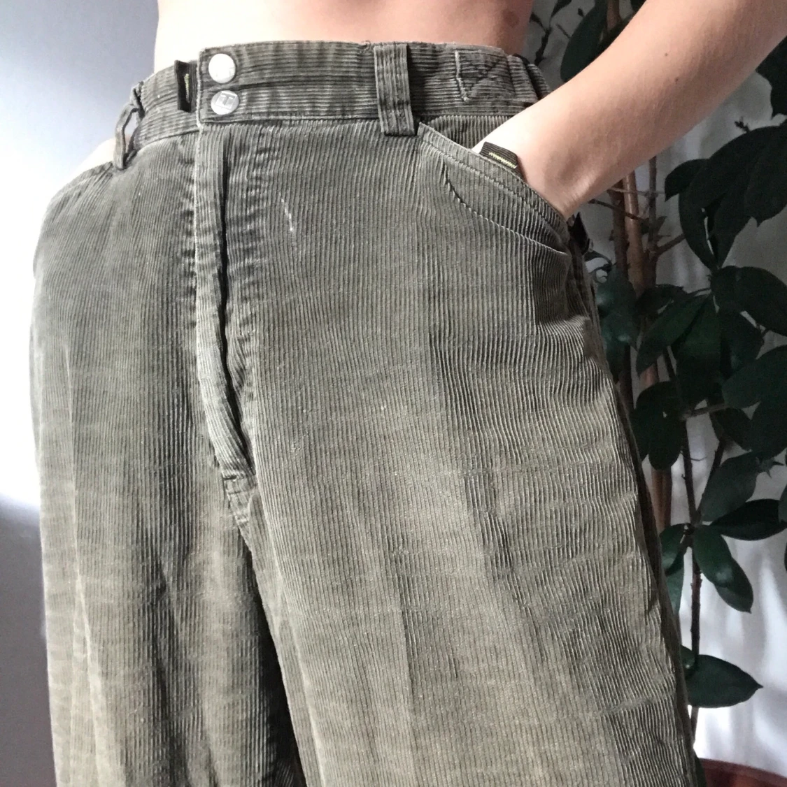 Manchesterbyxor med slitningar - 90