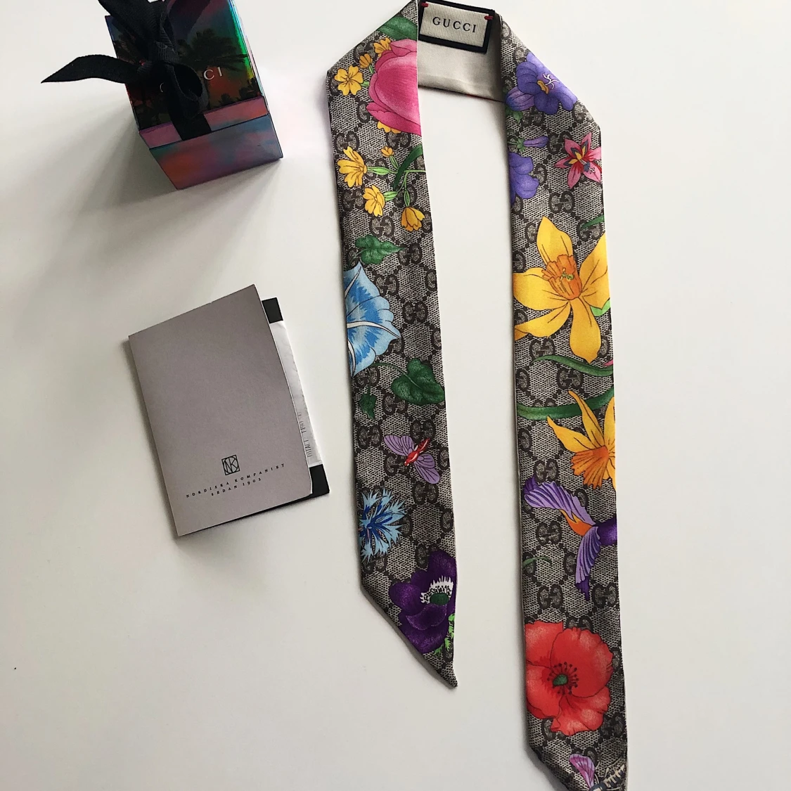 Gucci Floral Neck Bow