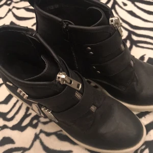  - Använda 1 gång.  Liten klack 