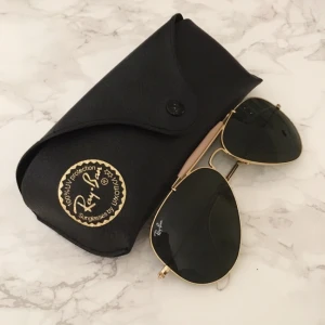  - Äkta Ray-bans pilotglasögon. "Outdoorsman". Bra skick! 