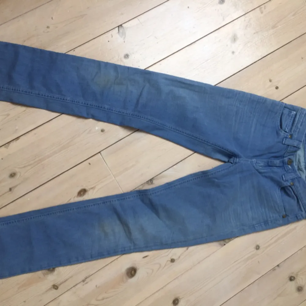 Använda 1 gång, strl 27 waist 34 length. Denim bird nudie jeans . Jeans & Byxor.