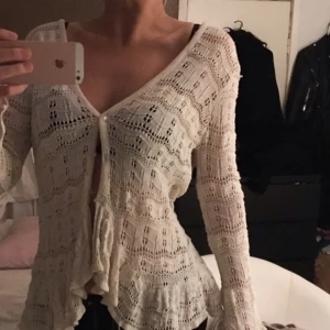  - Jätte fin cardigan/kofta. 
Jag skickar gärna varan om du inte kan mötas upp men köparen står för frakten. Kolla gärna mina andra saker jag säljer!