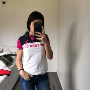  - Äkta Ralph lauren piké tröjor, knappt använda. 