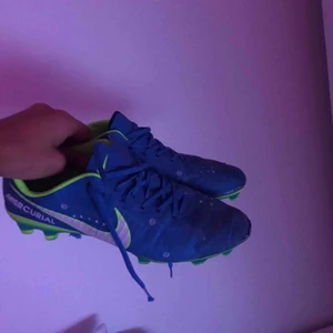  - Skorna är använda en halv säsong, hel äkta såklart och väldigt bekväma