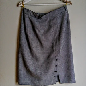 Vintage kjol  - Hittade en jätte fin vintage kjol som är för stor men för värdefull att kasta! Går att ha sommar som vinter.