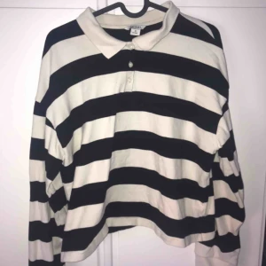  - Lite skrynklig på bilden men det går att stryka (frakt tillkommer eller så möts jag upp i Gävle)