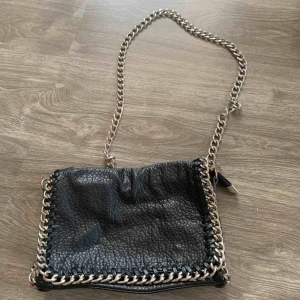  - Väska från Nelly 