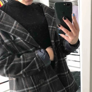  - rutig blazer köpt på second hand 🦋 kan mötas i Falun, eller fraktas mot kostnad 