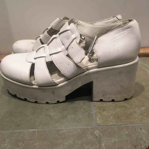  - Vagabond Dioon sandal vita, mycket bra skick! 