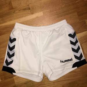 Snygga träningsshorts från hummel, endast använda ett par gånger