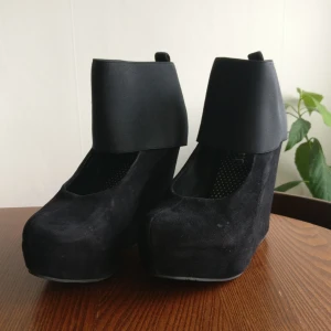  - Klackar från Vagabond. Använda flertalet gånger men har lite mer att ge.