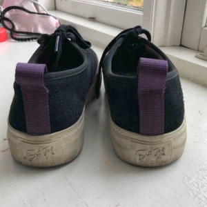  - Snöret är sönder. Kan mötas upp i göteborg eller skicka, då står köparen för frakten. Kolla gärna in min sida och fynda! 🌸