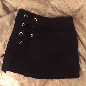  - Schnygg kjol, aldrig använd påriktigt. Möter upp eller skickar (mot frakt)