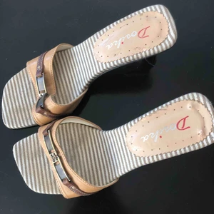  - Vintage klackskor från Dosika. 