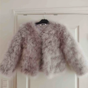  - Pälsjacka ifrån dmretro strl S