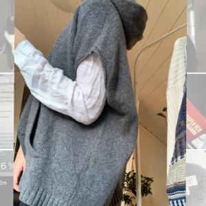 Väst  - Väst med luva från märket Crossley. Köpt för över 1500kr. Knappt använd! Inte stickig. Storlek S men väldigt oversize så passar S-M och också L frakt tillkommer på 63kr!