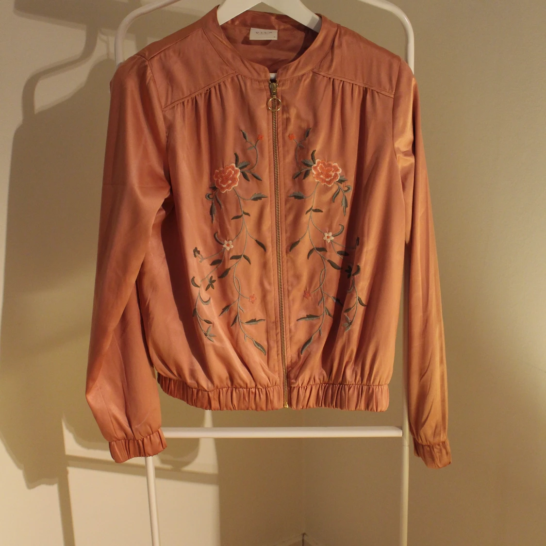 Blommig Bomberjacka från Vila