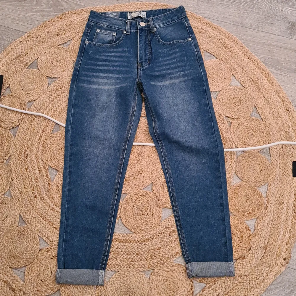 Jeans kortare modell. Jeans & Byxor.