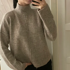 Stickad tröja  - Tröja från only. Använd fåtal gånger. Storlek S