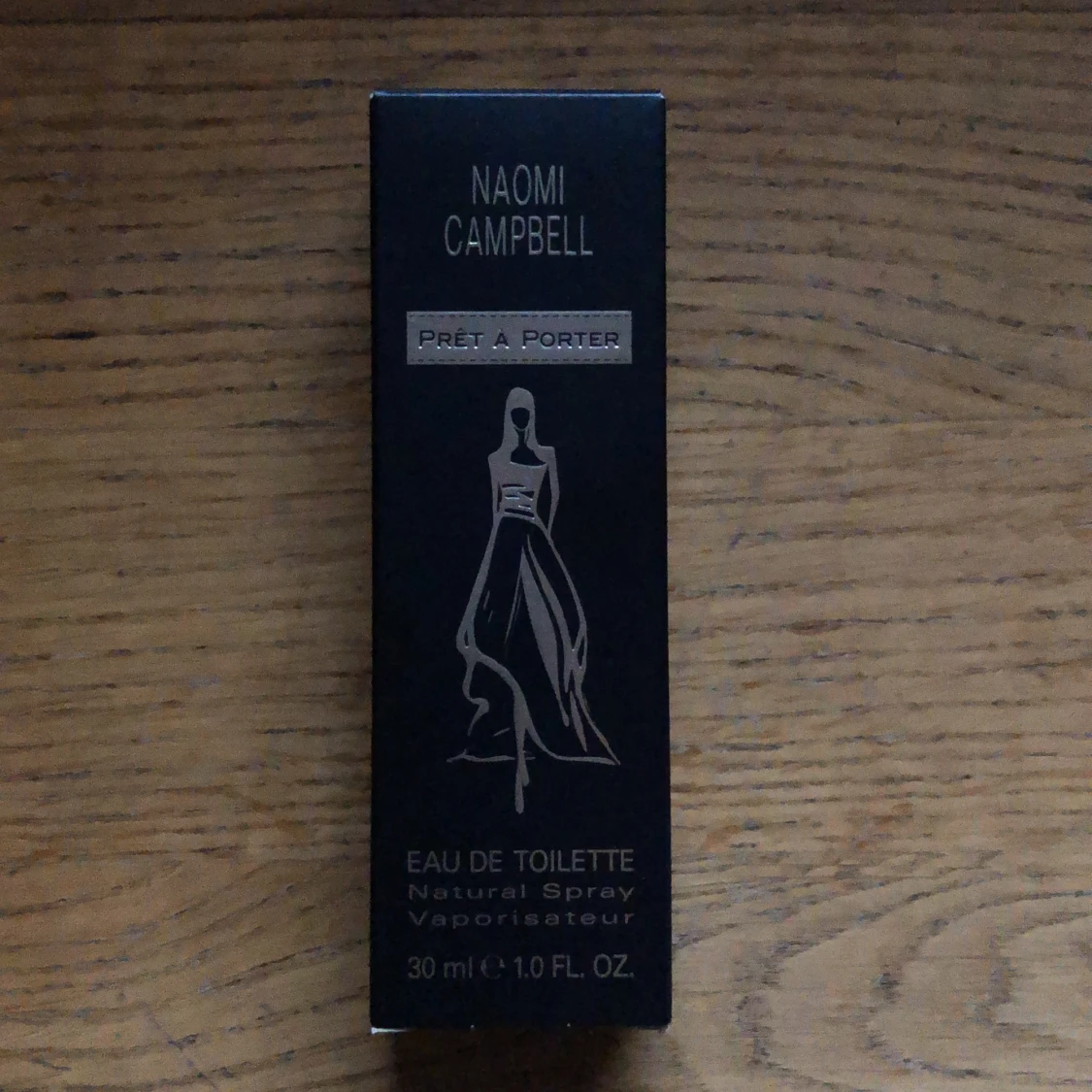 Pret a porter, Naomi campbell perfym 